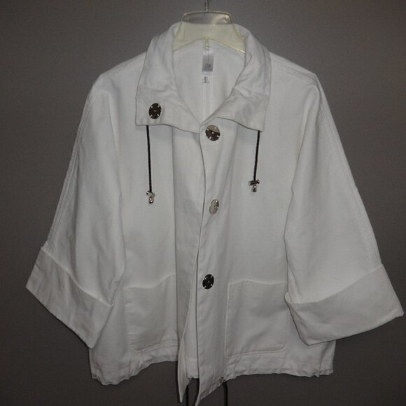 Marla Wynn Other - Marla Wynne  L 100% cotton white jacket hidden snaps, draw string 3/4 sleeves